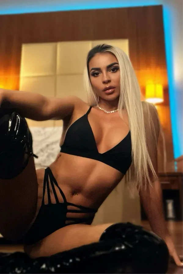 Ava