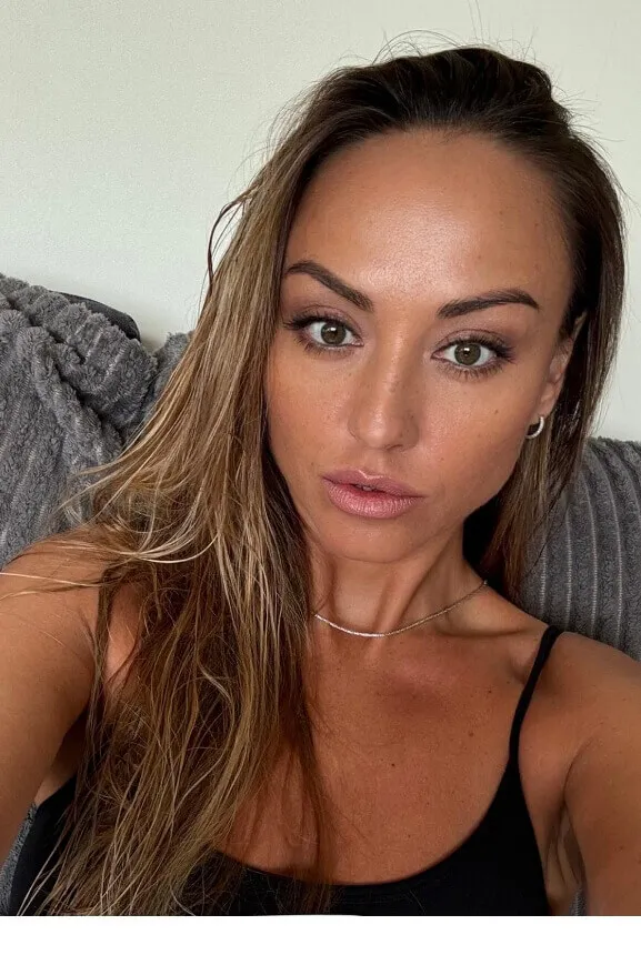 Angelina profile image #2